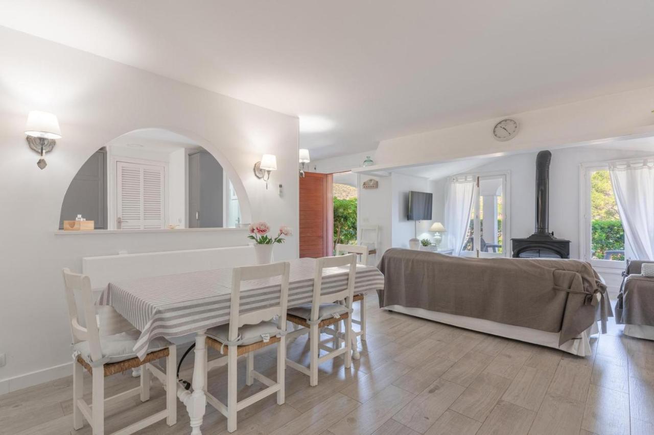 Gorgeous Renovated Cala Sant Vicenc Beach Villa Cala de Sant Vicenc المظهر الخارجي الصورة